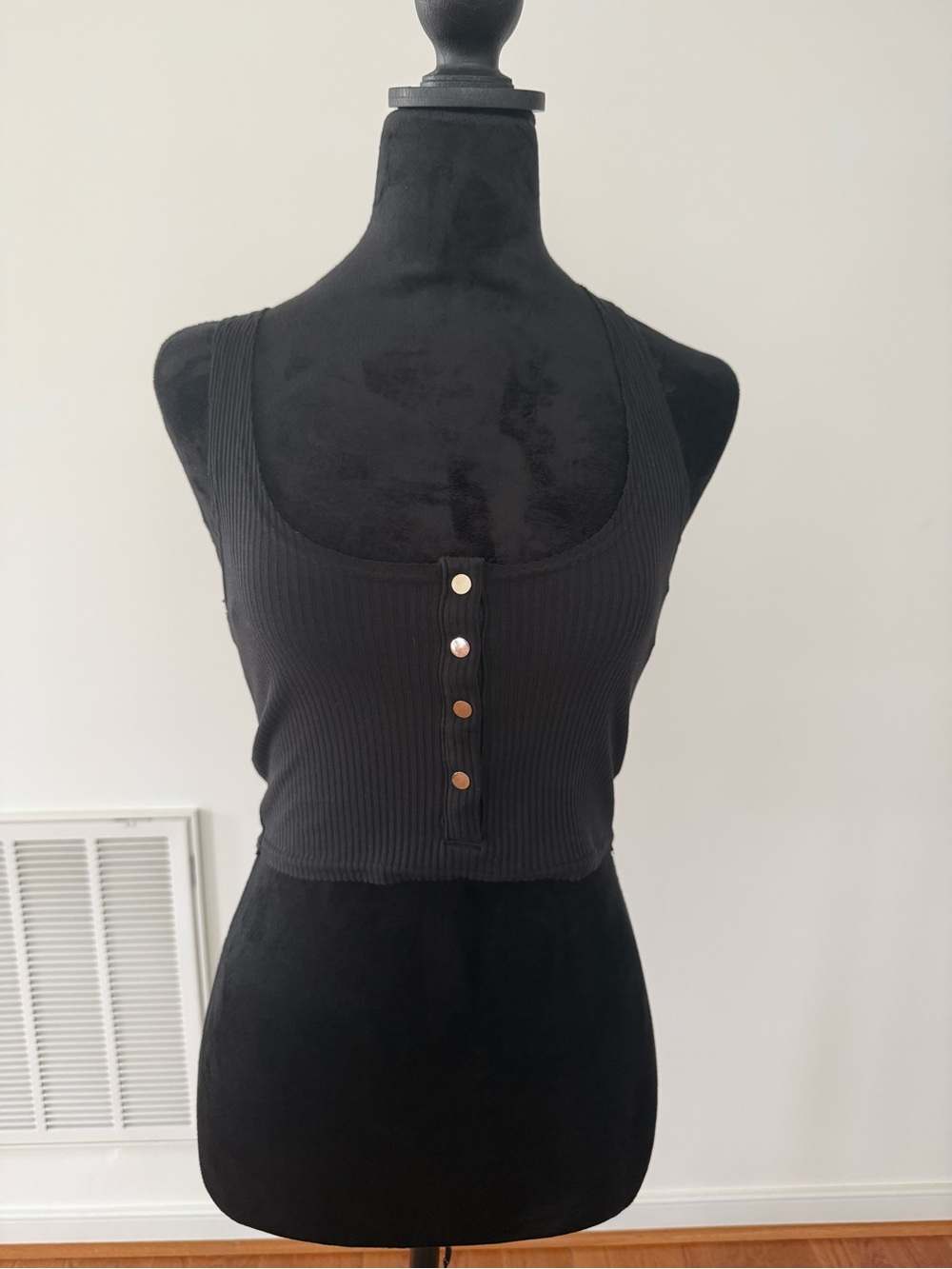 superdown Black Ribbed Button Crop Tank